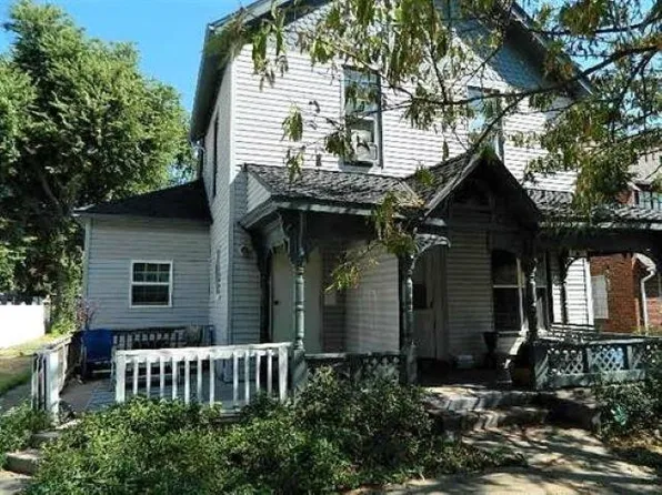 218 E 12th Ave, Winfield, KS 67156