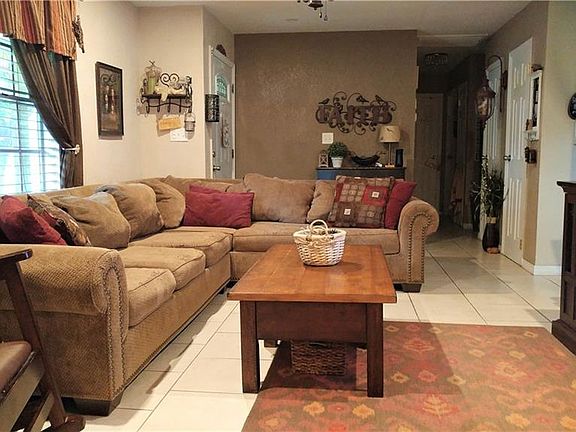 2nd image of 2908 S Pineway Dr