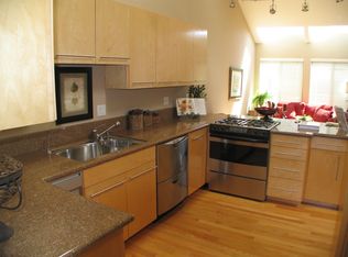 1691 Grant Rd, Mountain View, CA 94040