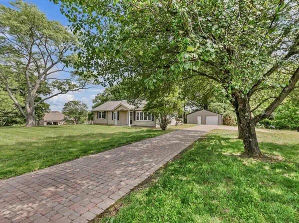 2055 Lovers Ln, Hopkinsville, KY 42240