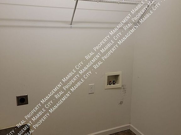 5th image of 3005 Hillside Ave