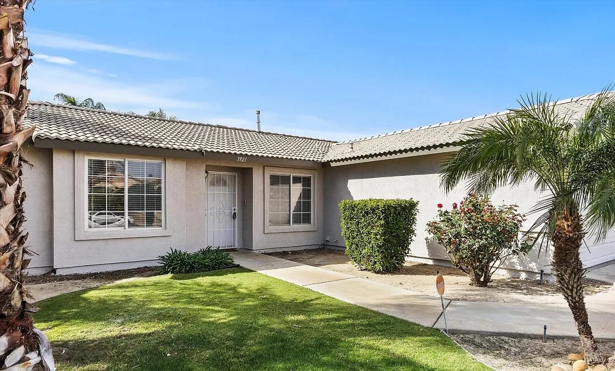 Building Photo - 3921 White Sands Dr