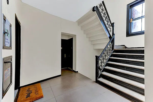 Rented by Blip LLC | media 34