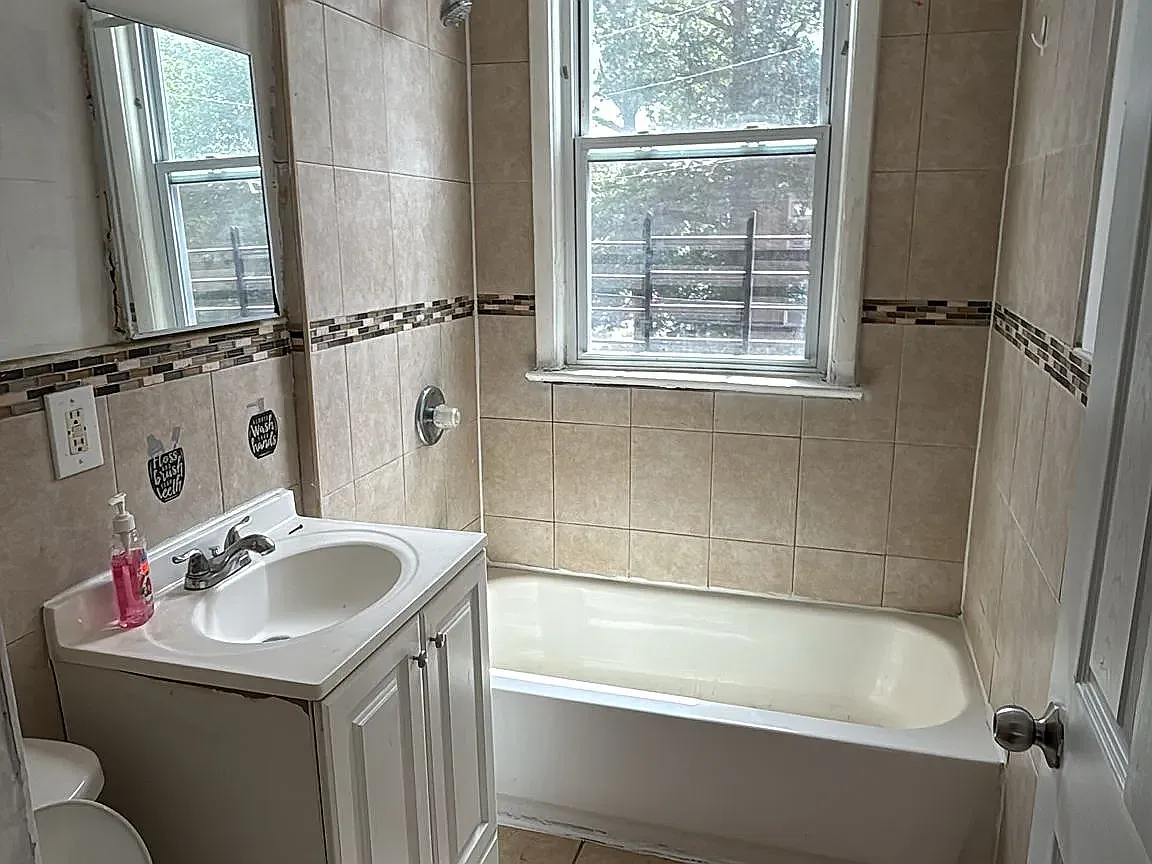 57 Fabyan Pl #1R — photo 6 of 6