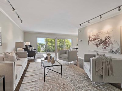 3200 W Bde Maka Ska Pkwy APT 203, Minneapolis, MN, 55416