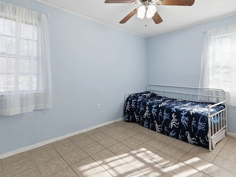 1403 Little St — Photo 18