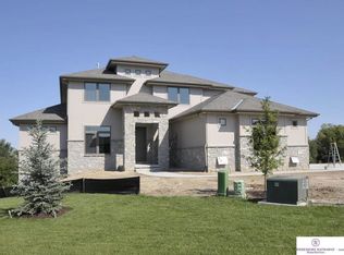 17606 Corby Cir, Omaha, NE 68116