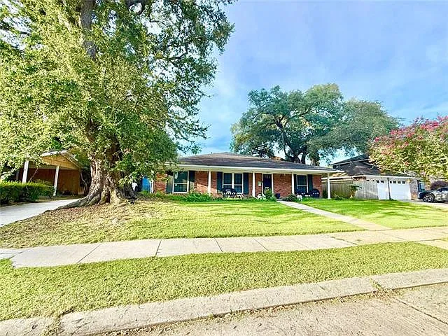 4 bed, 2.5 bath, 2642 sqft, $4,500 — Photo 4