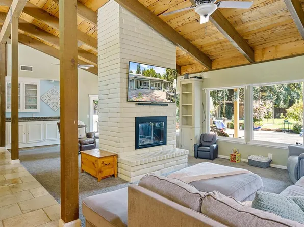 5526 E Morada Ln, Stockton, CA 95212