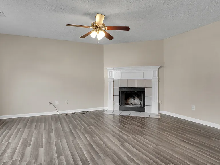 1452 Middleborough Ct — Photo 4