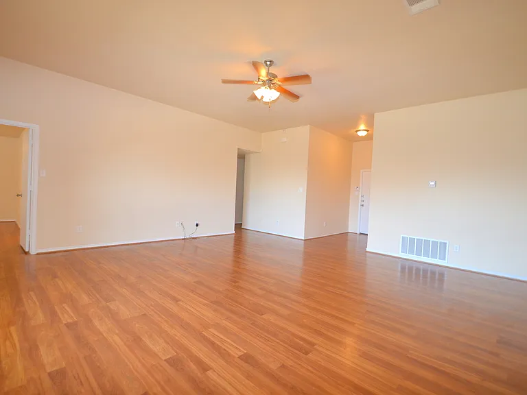 2408 Ryan Dr — Photo 6