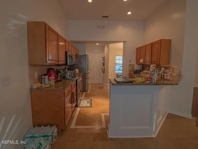 8146 Leafcrest Dr — Photo 11