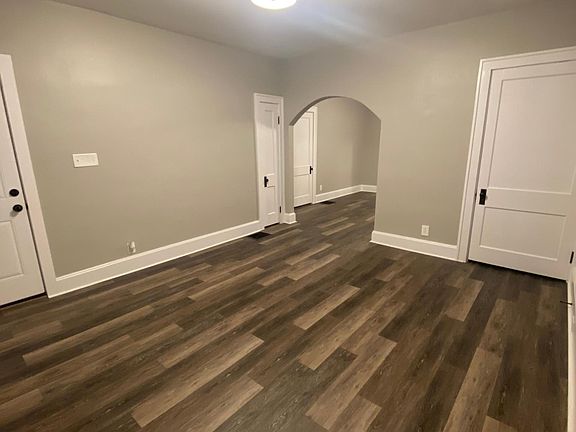 2nd image of 2112 Cathedral Ave #2