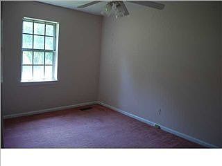 3rd image of 2724 7th Pl NE