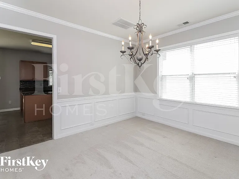 943 Mill Creek Ave — Photo 3