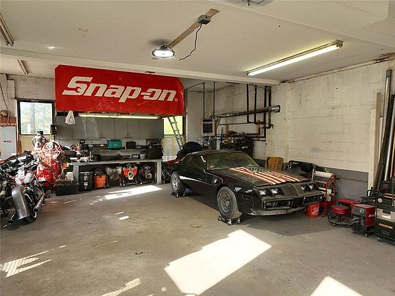 4th image of 20 New St