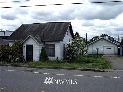 1st image of 426 1st Avenue N