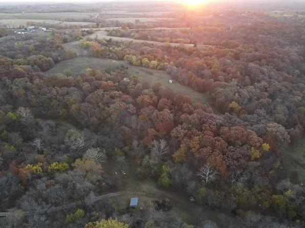 10819 Rock Falls Rd, Orrick, MO 64077