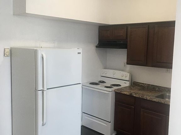 3rd image of 2578 Frankford Ave APT 2