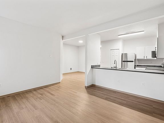 4th image of 6016 S Regal St APT 7