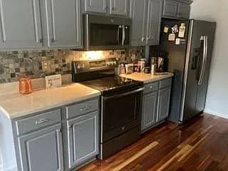 2 bed, 1.0 bath, 1728 sqft, $1,200 — Photo 3