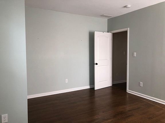 4th image of 720 Aurora Ave
