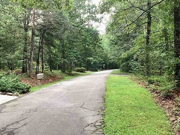 Exterior Neighborhood (street photo)