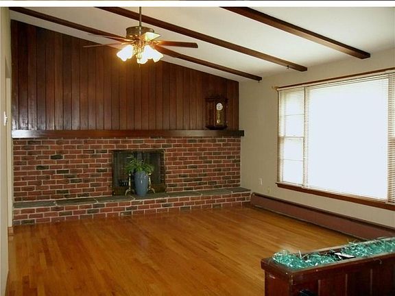 4th image of 56 Anita Dr
