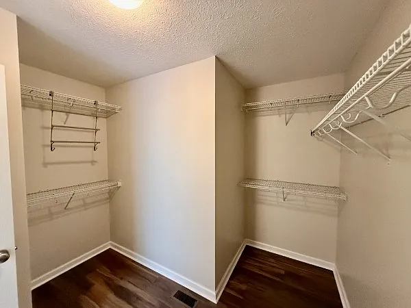3275 Twelve Oaks Blvd — Photo 16