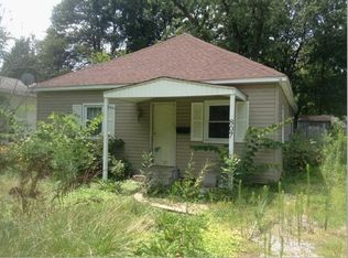 807 S McClelland St, West Frankfort, IL 62896