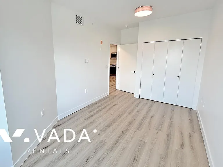 3068 Kingsway #601 — Photo 8