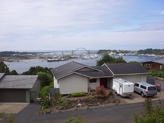 3rd image of 1264 SE Shermer Ct