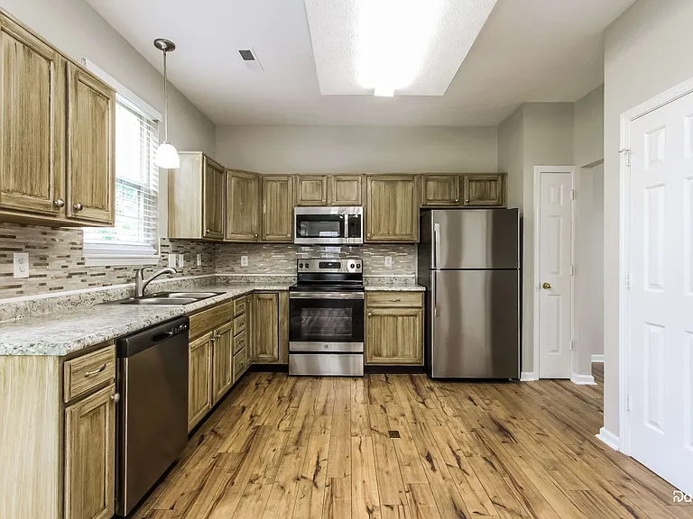 6602 Farley Cir — Photo 4