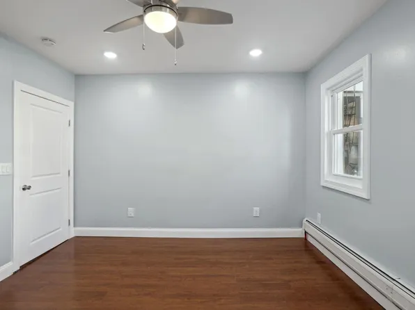 4 Garrison Avenue image 16 of 25