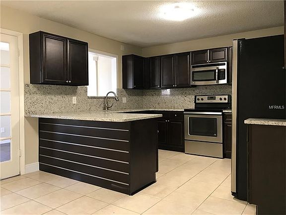 5th image of 1309 Trollman Ave