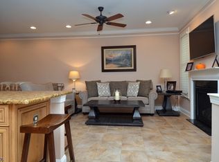 5 Rhodes Ct, Hawthorne, NJ 07506