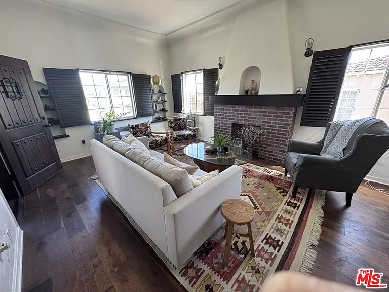 1425 S Curson Ave — Photo 1