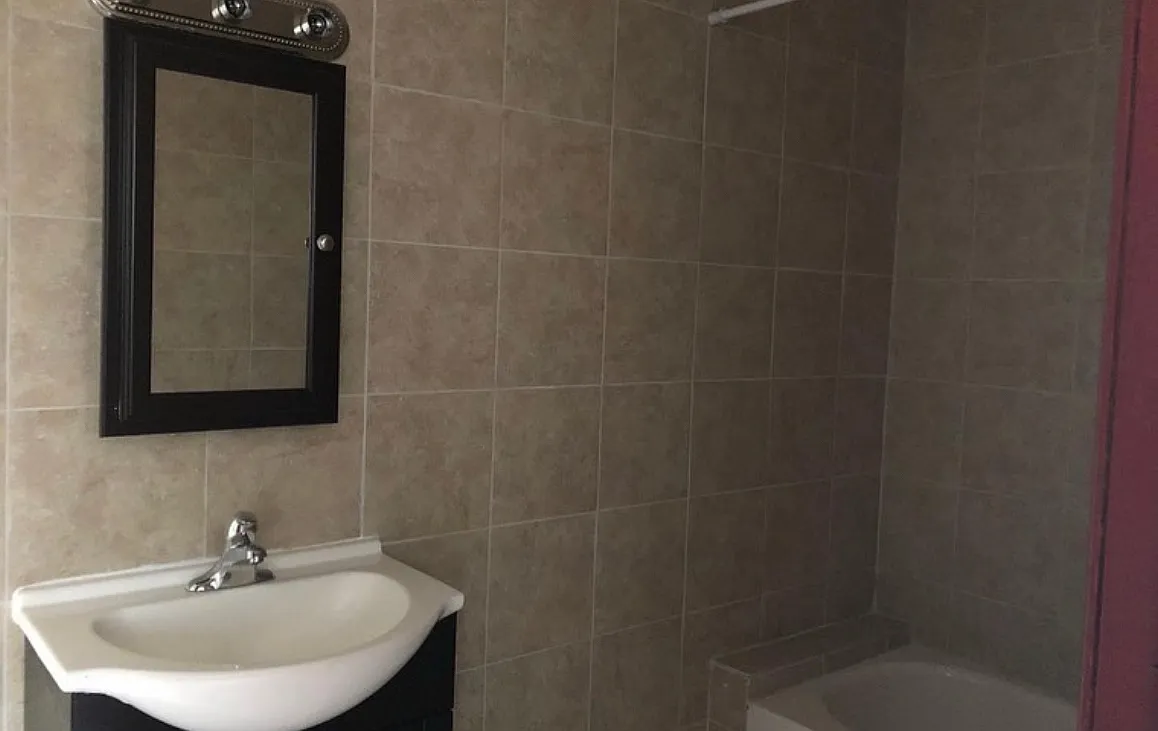 718 Philadelphia St — Photo 3