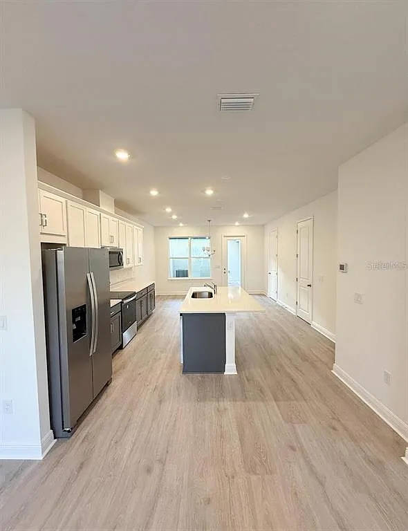 3 bed, 2.5 bath, 1644 sqft, $2,700 — Photo 4
