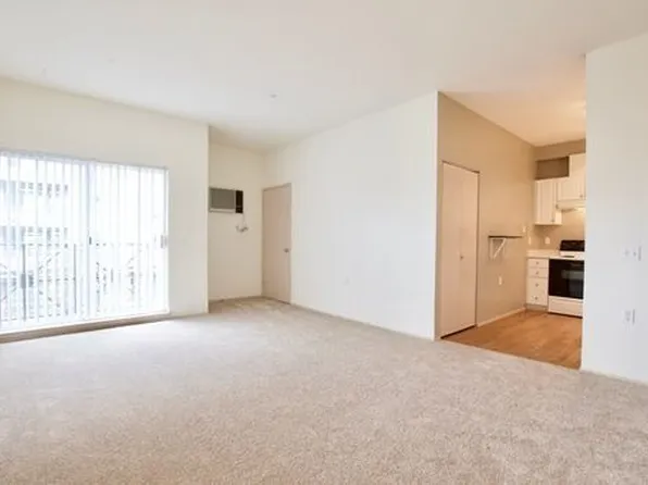 Eastlake Gardens, 3230 Eastlake Ave E APT 312, Seattle, WA 98102