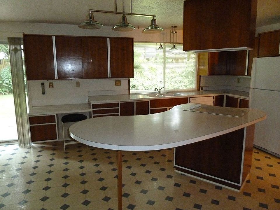 1st image of 5019 Brentwood Dr SE