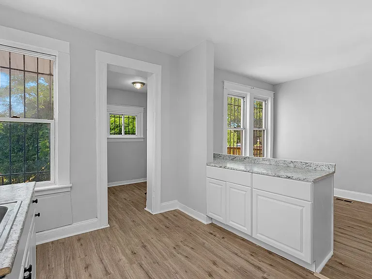 405 N Edgewood St — Photo 13