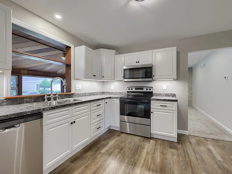 1738 W Main St #A — Photo 17
