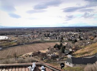 301 Barker Rd, Granger, WA 98932