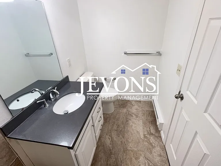 2414 N St NE #C — Photo 10