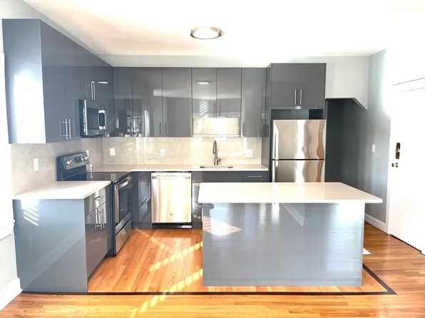 3 Englewood Ave APT 10, Brookline, MA 02445