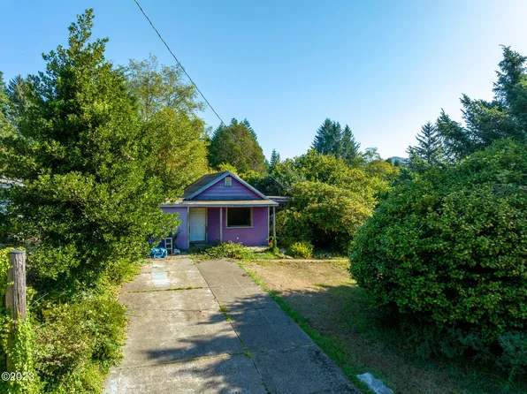 2092 E Alsea Hwy, Waldport, OR 97394