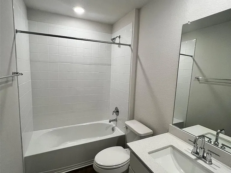 413 Abbey Ln — Photo 13