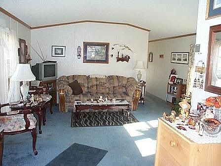 5th image of 9540 Earl Dr