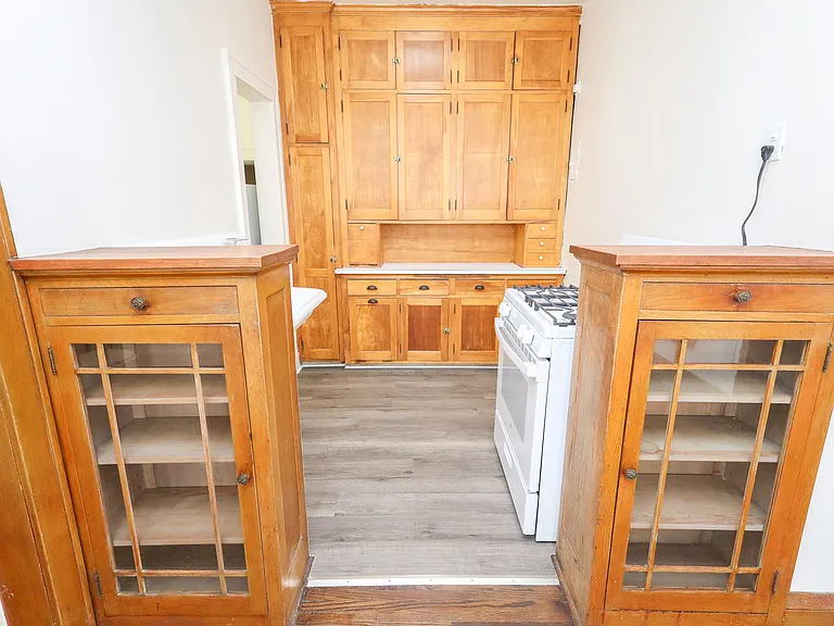 Pleasant Avenue Apartments — Photo 23